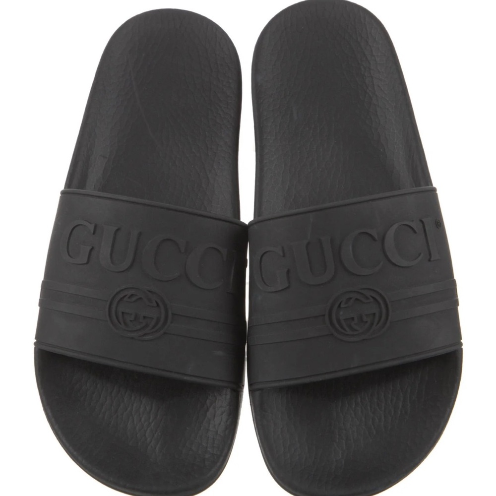Authentic Gucci rubber poolside size 37. Box & dust bag included
